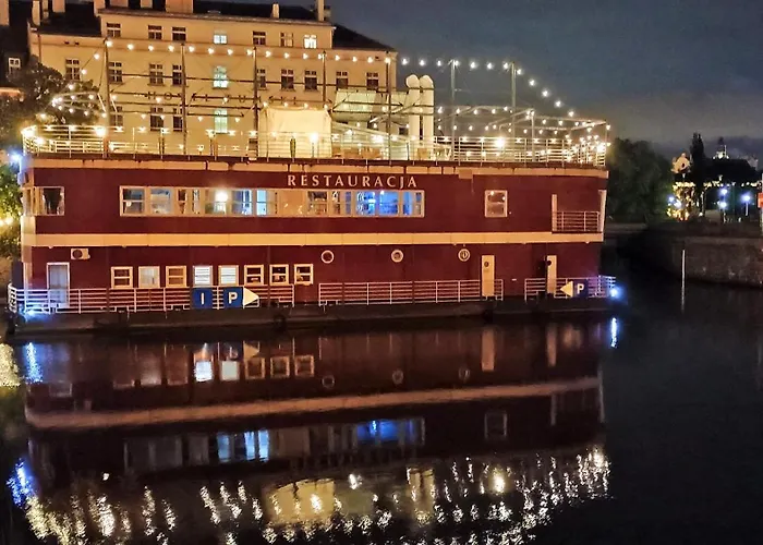 Great Polonia River Boat Bed & Breakfast