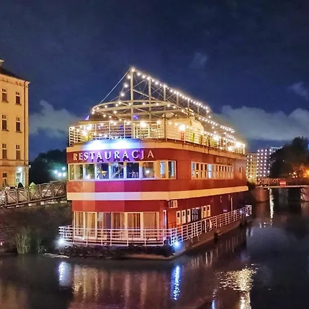 Bed & Breakfast Great Polonia River Boat *