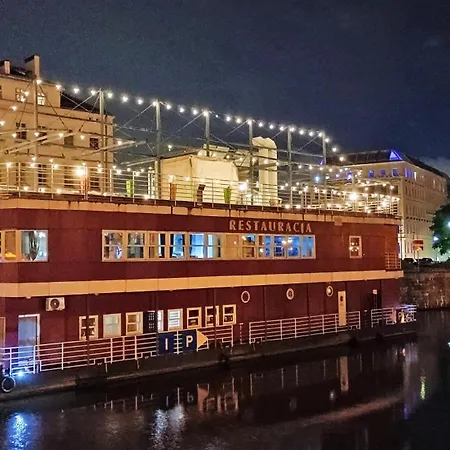 Great Polonia River Boat Bed & Breakfast Wroclaw