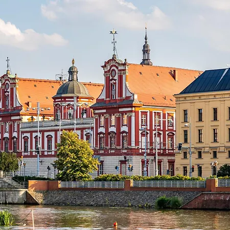 Great Polonia River Boat Bed & Breakfast