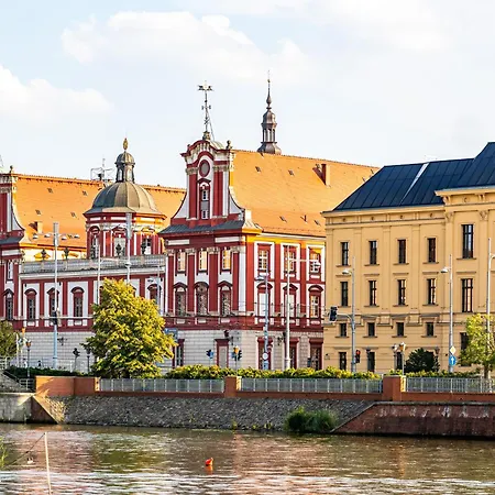 Great Polonia River Boat Bed & Breakfast Vratislav